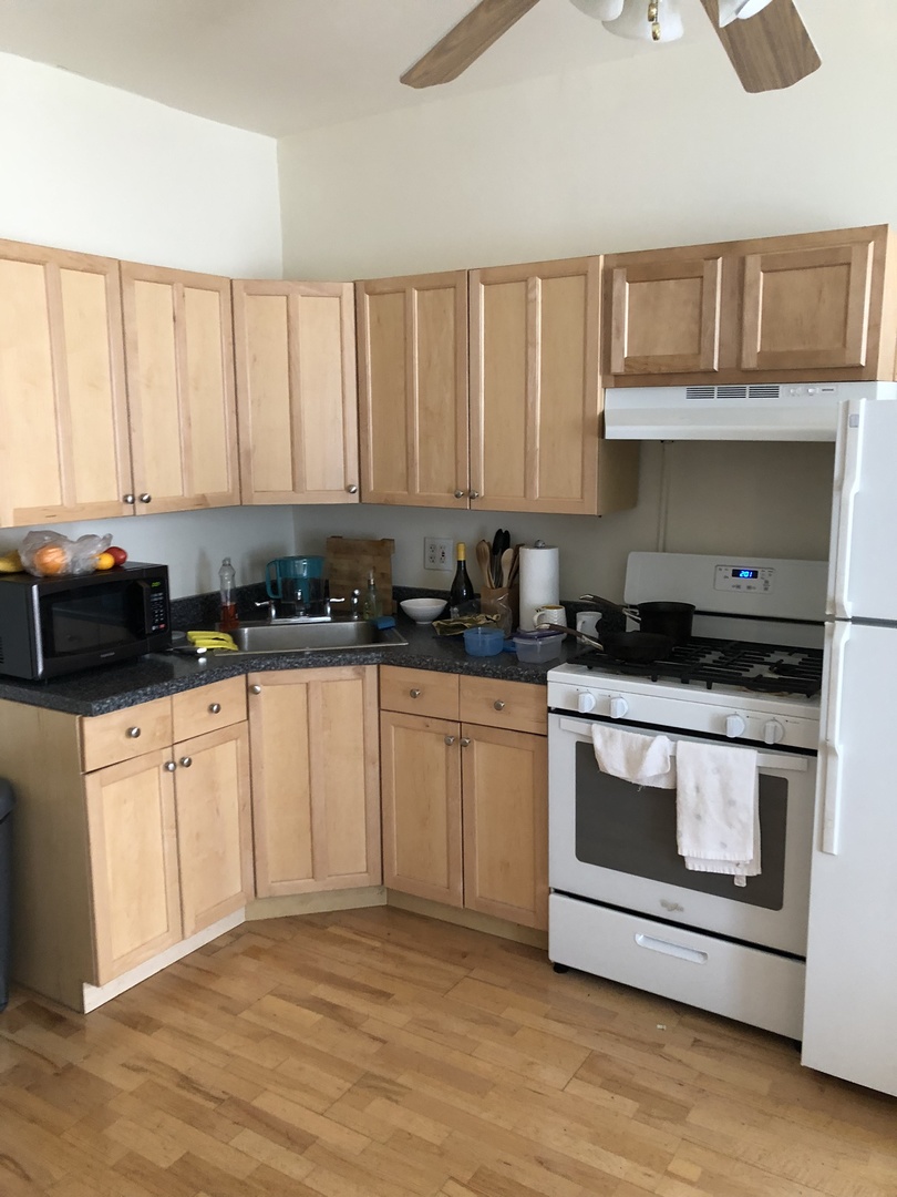 1736 W Beach Avenue Property Photo 20