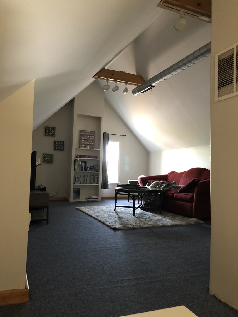 1736 W Beach Avenue Property Photo 28