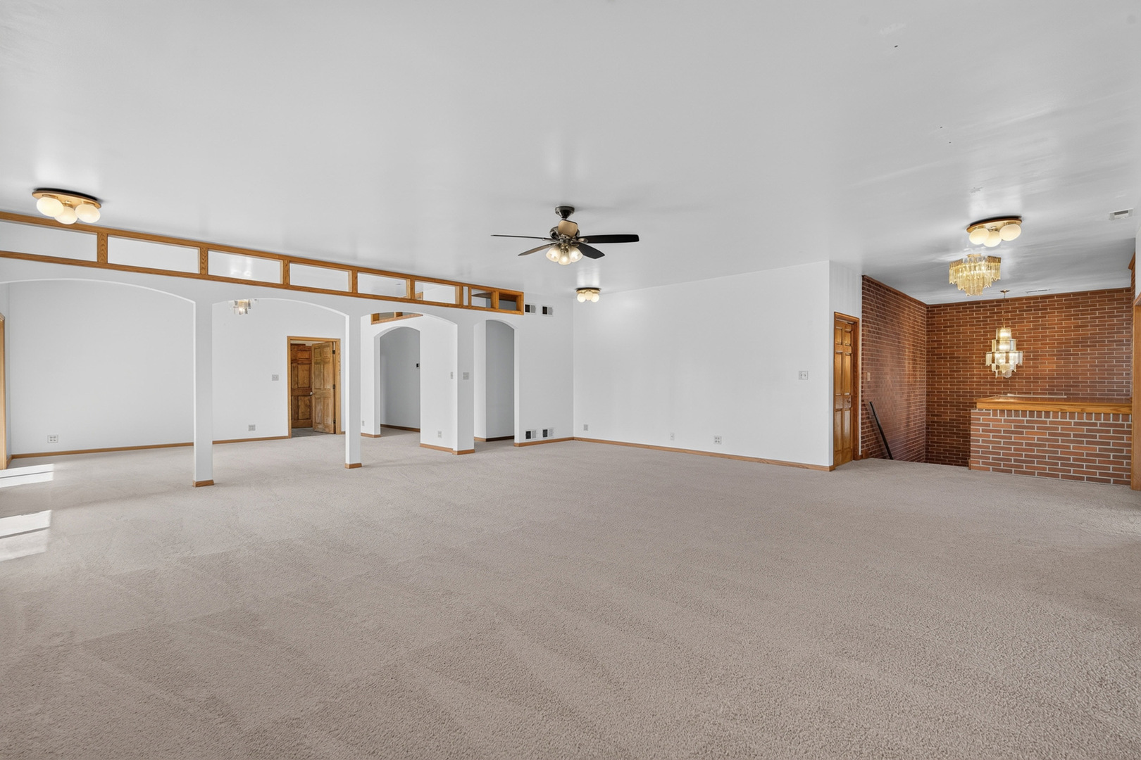 1046 S Main Street Property Photo 7