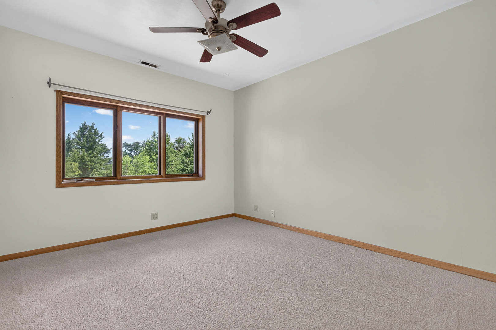 1046 S Main Street Property Photo 24