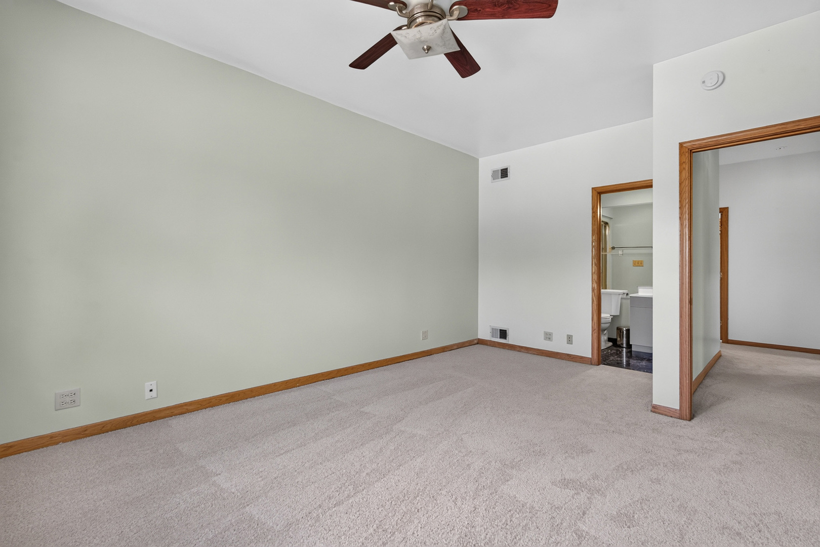 1046 S Main Street Property Photo 25