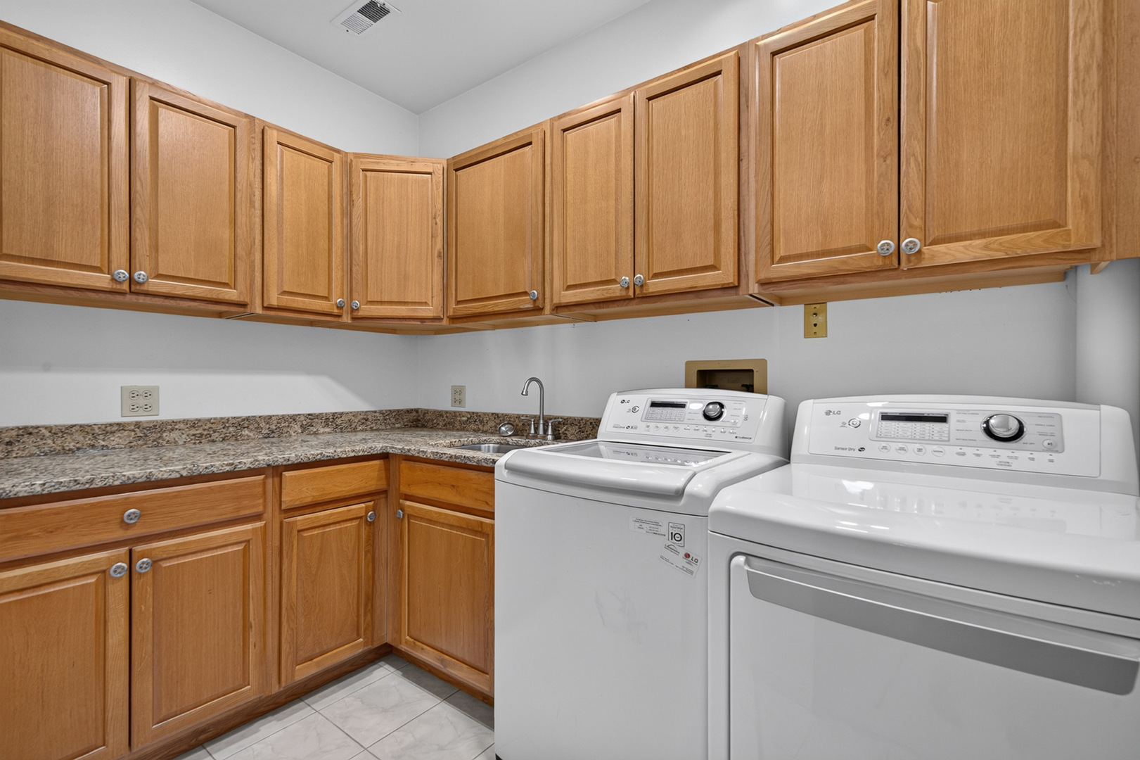1046 S Main Street Property Photo 27