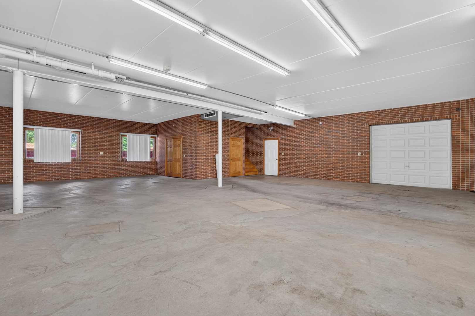 1046 S Main Street Property Photo 32