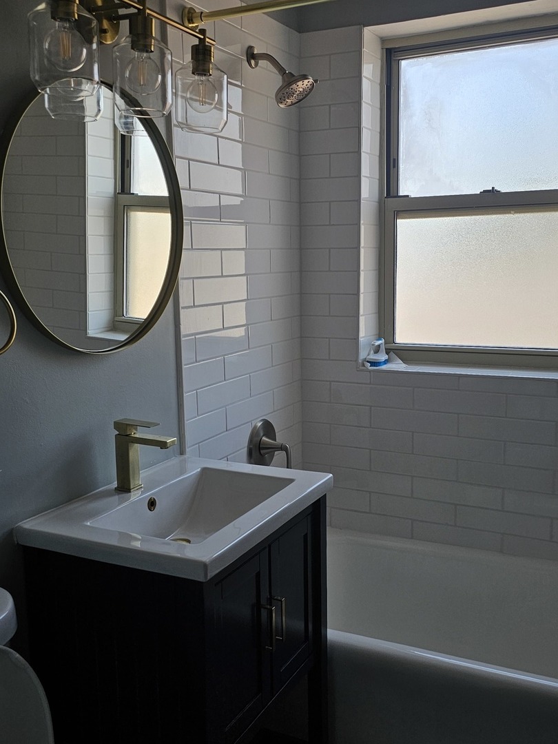 4130 N Kedvale Avenue 208 Property Photo 9