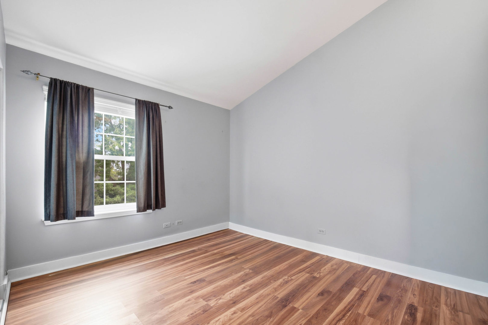 494 Buckingham Drive Property Photo 13