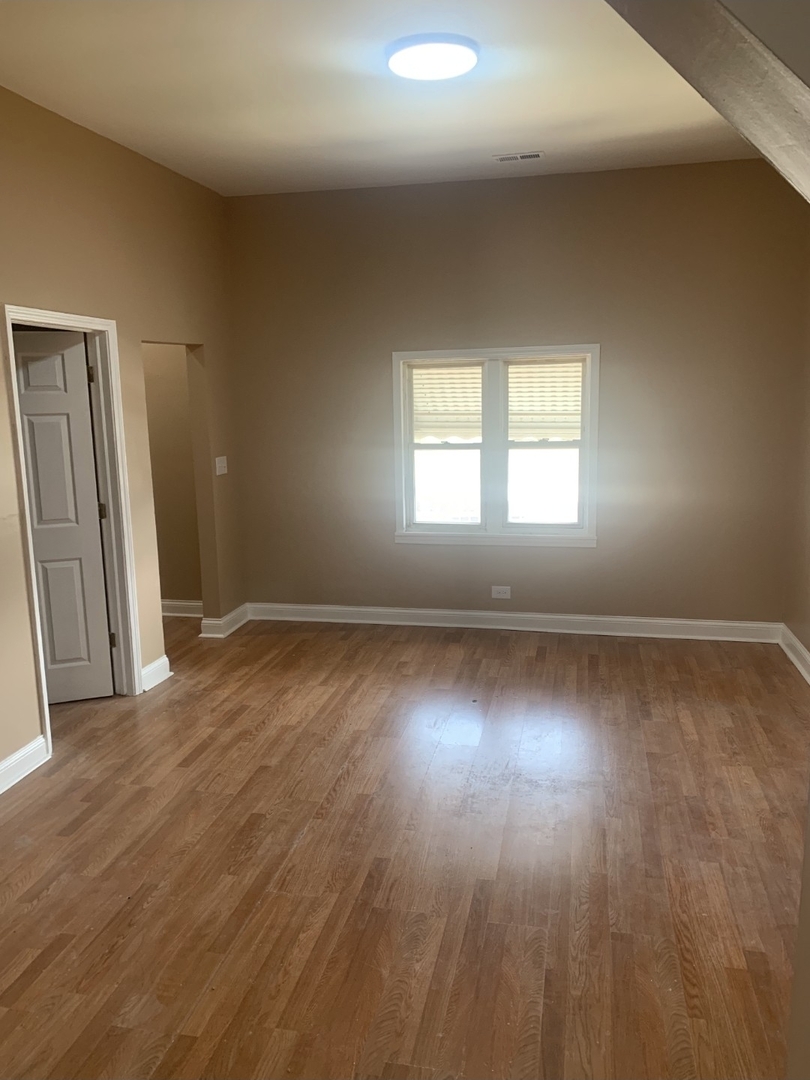 5524 S Wells Street Property Photo 2