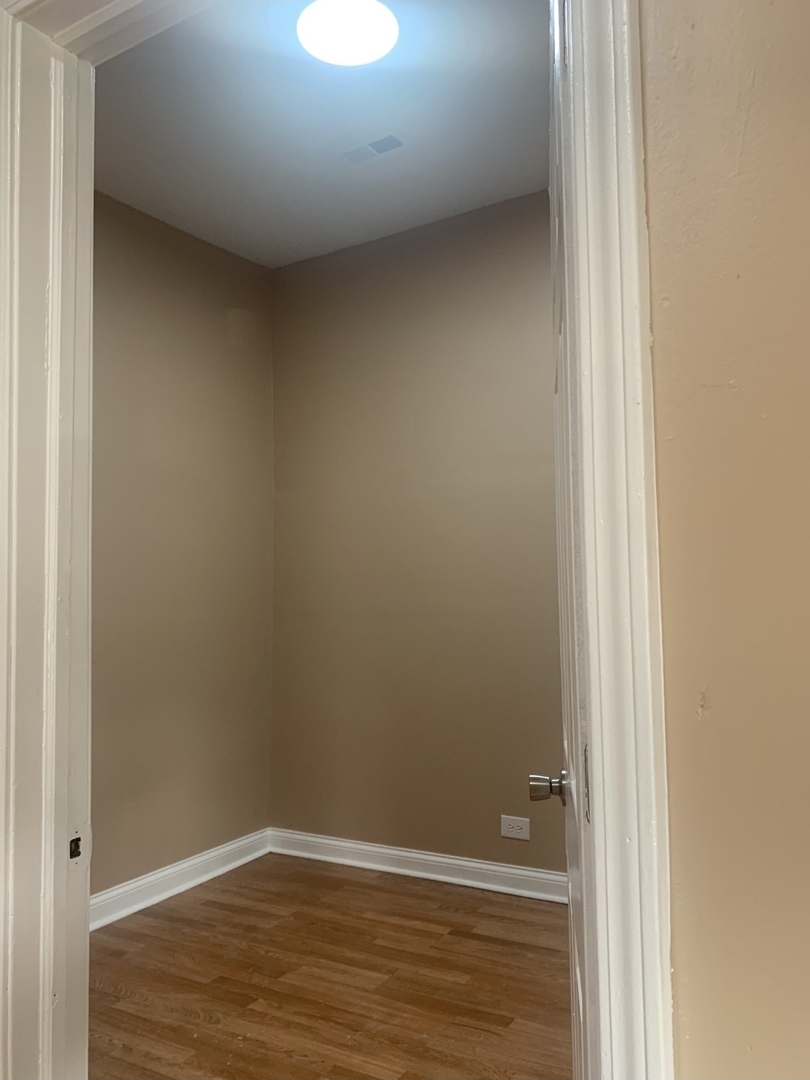 5524 S Wells Street Property Photo 4