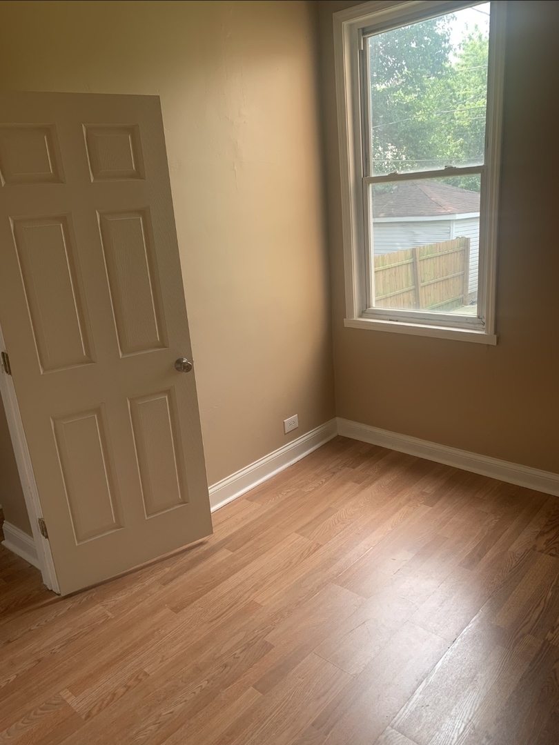 5524 S Wells Street Property Photo 8