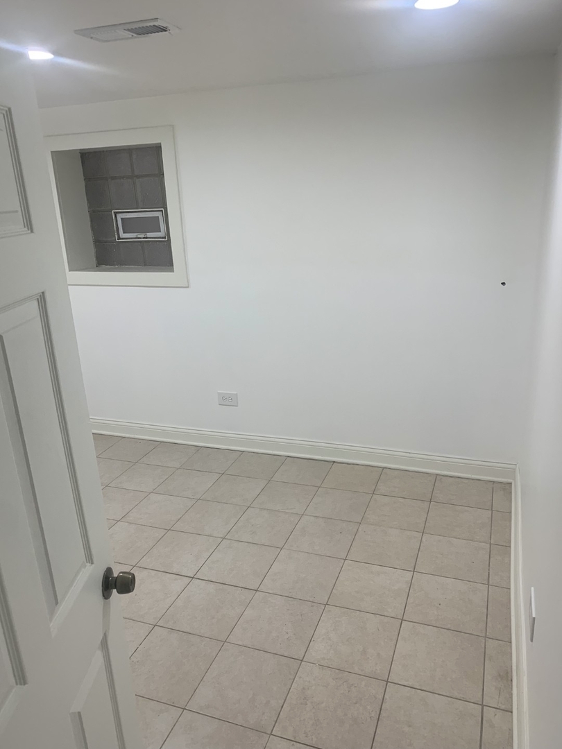 5524 S Wells Street Property Photo 13