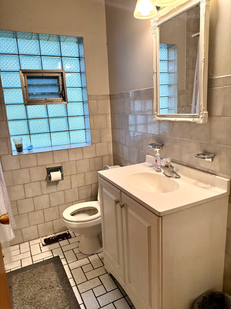 927 S Stough Street Property Photo 6