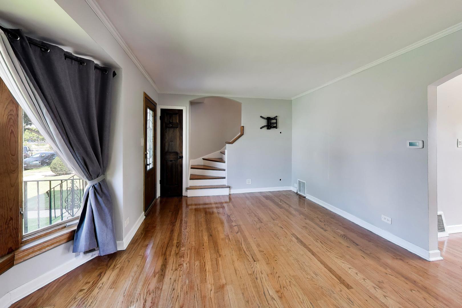 5523 N Natchez Avenue Property Photo 6