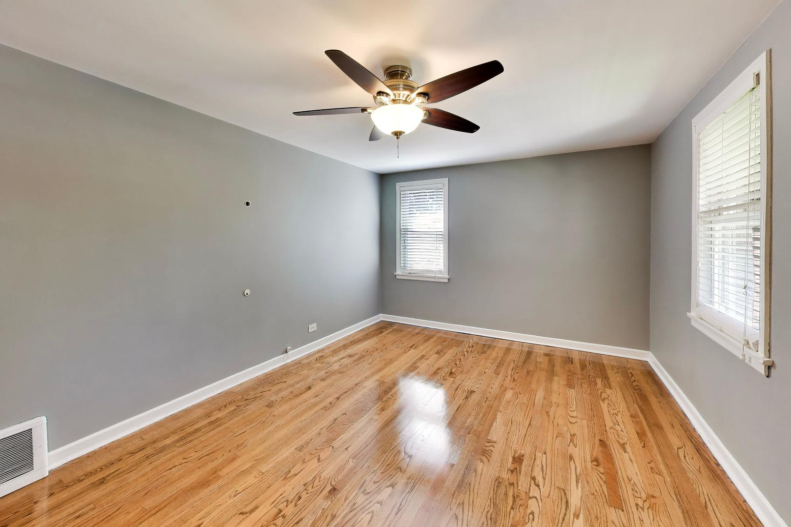 5523 N Natchez Avenue Property Photo 15