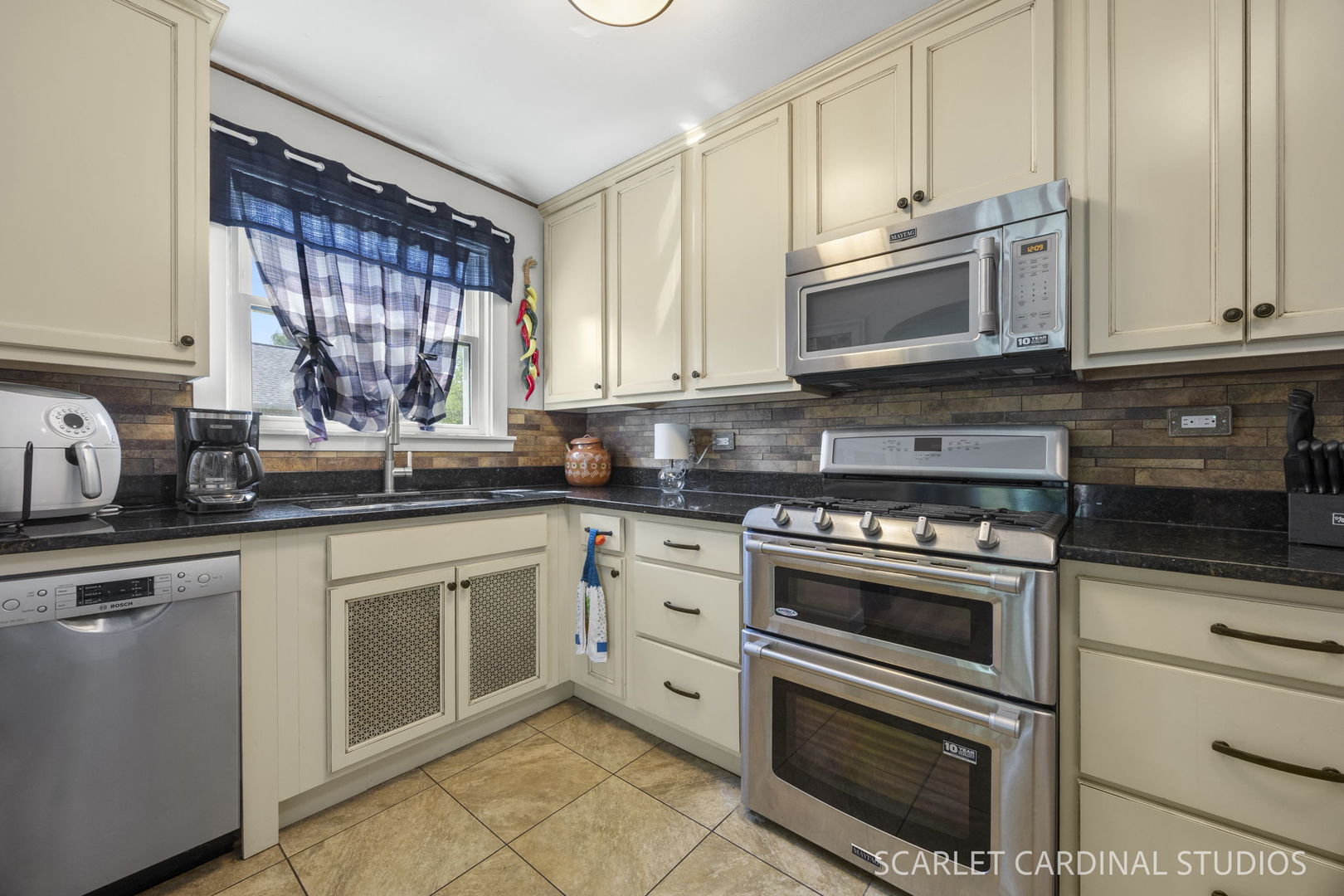1216 S Wisconsin Avenue Property Photo 8