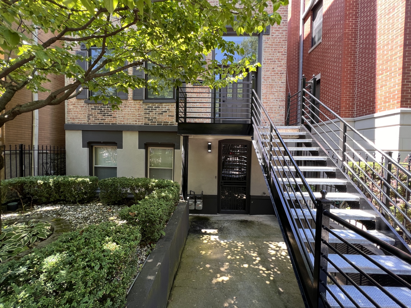 220 S Hamilton Avenue 1 Property Photo 2
