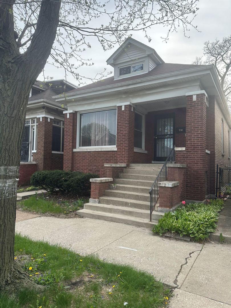 7748 S Langley Avenue Property Photo 2