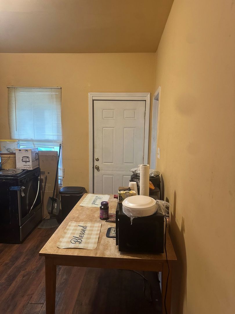 7748 S Langley Avenue Property Photo 17