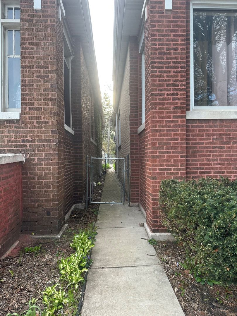 7748 S Langley Avenue Property Photo 33