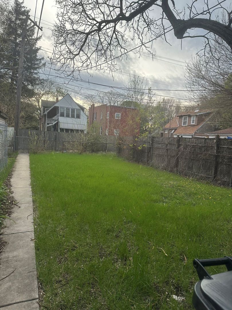 7748 S Langley Avenue Property Photo 38