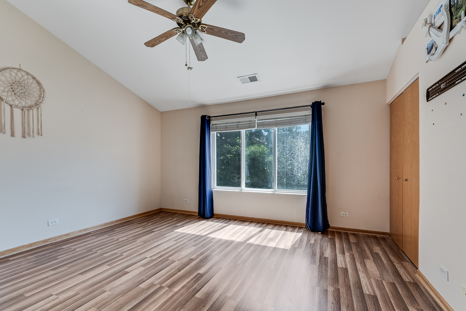 2626 Carrolwood Road Property Photo 9
