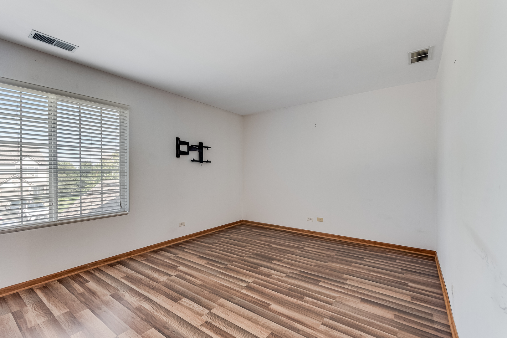 2626 Carrolwood Road Property Photo 14