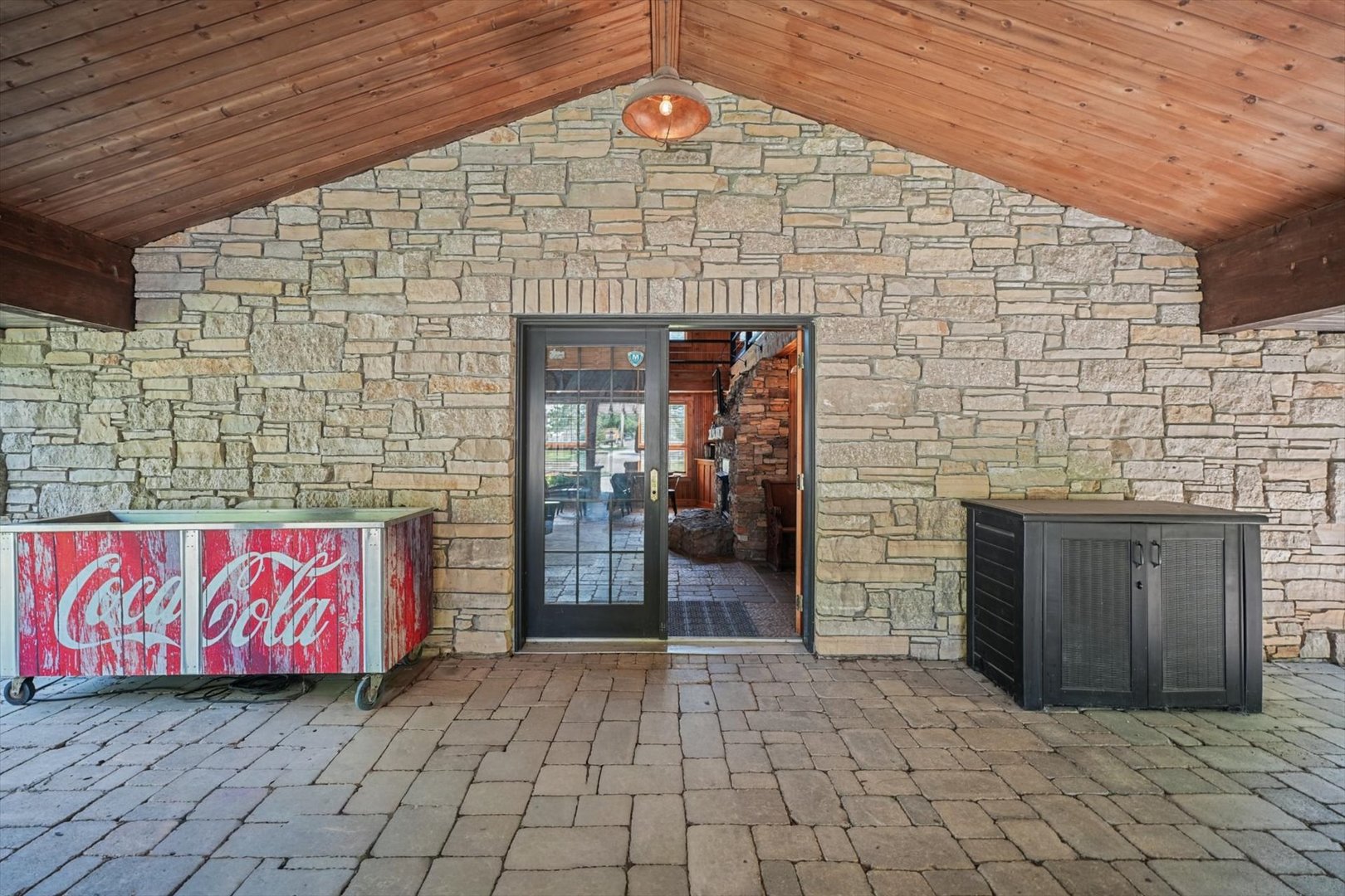 401 W Oak Street Property Photo 15