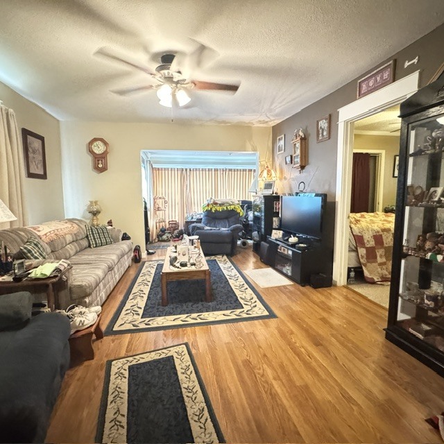 924 N George Street Property Photo 4