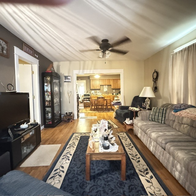924 N George Street Property Photo 5