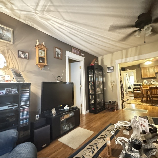 924 N George Street Property Photo 6