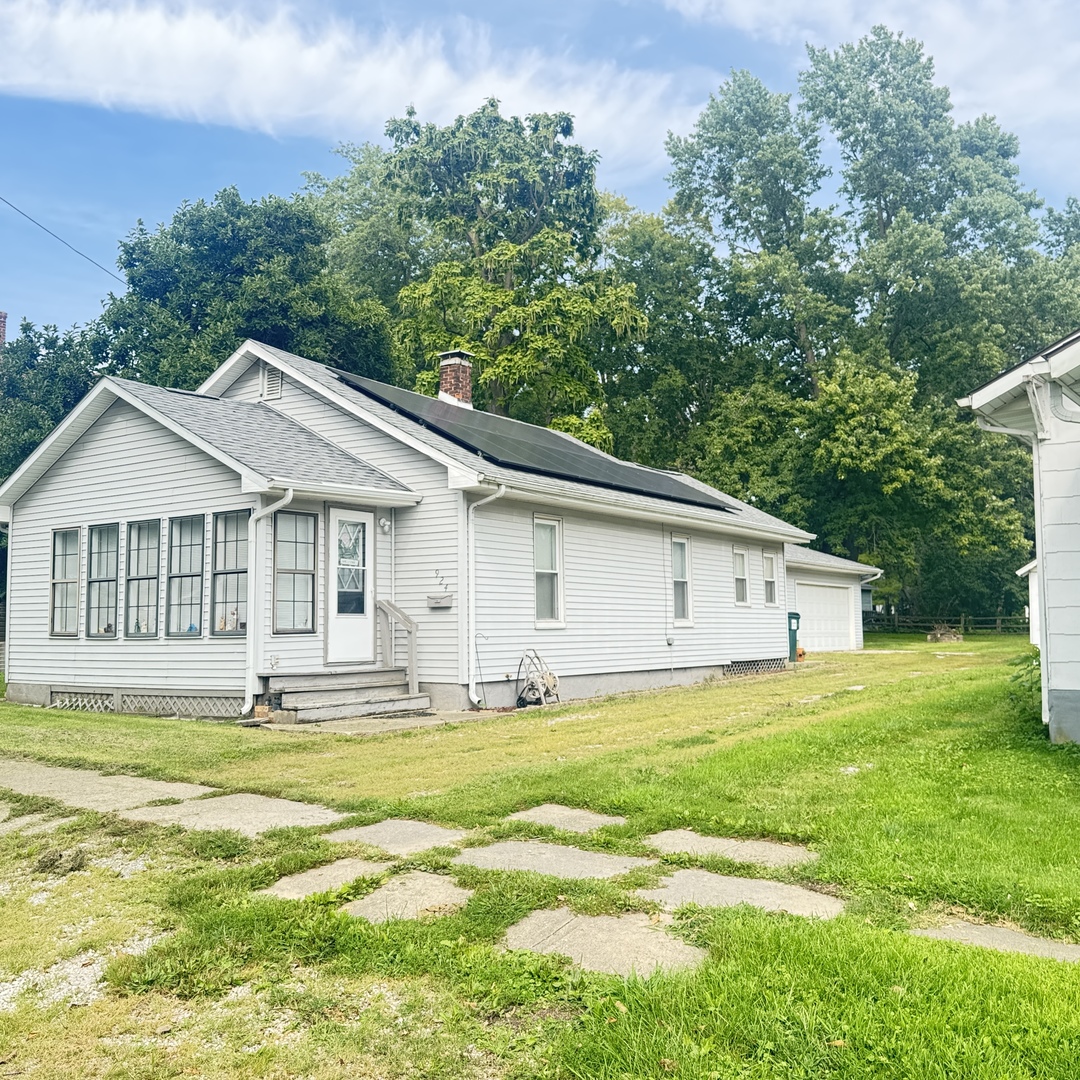 924 N George Street Property Photo 12
