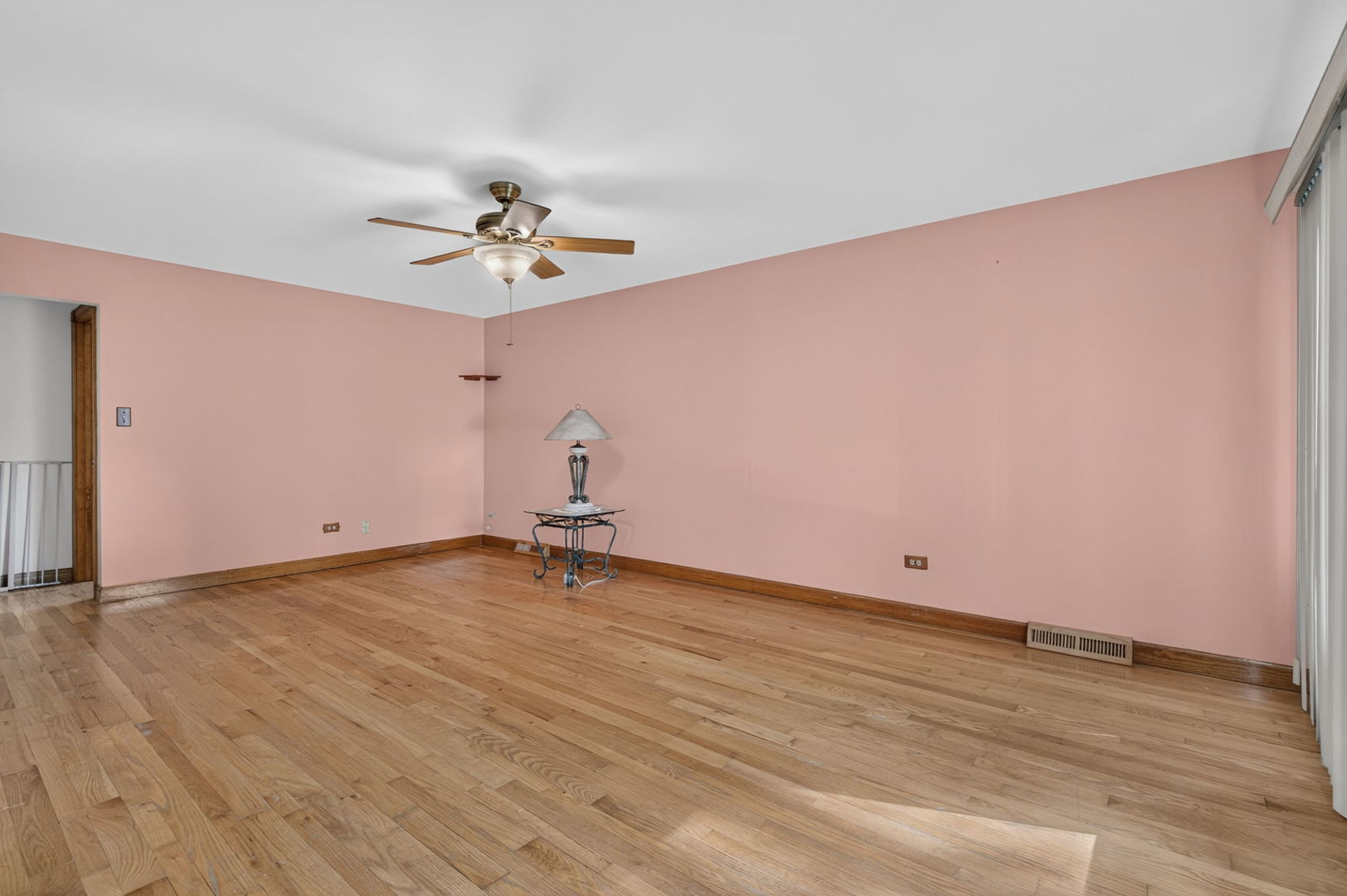 14339 Kolin Avenue Property Photo 3