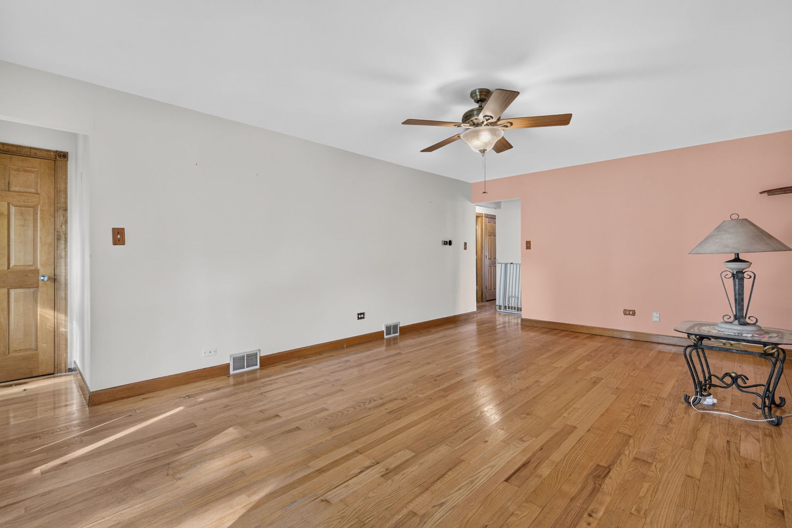 14339 Kolin Avenue Property Photo 4
