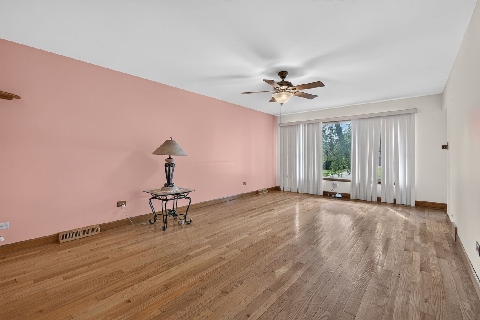 14339 Kolin Avenue Property Photo 6
