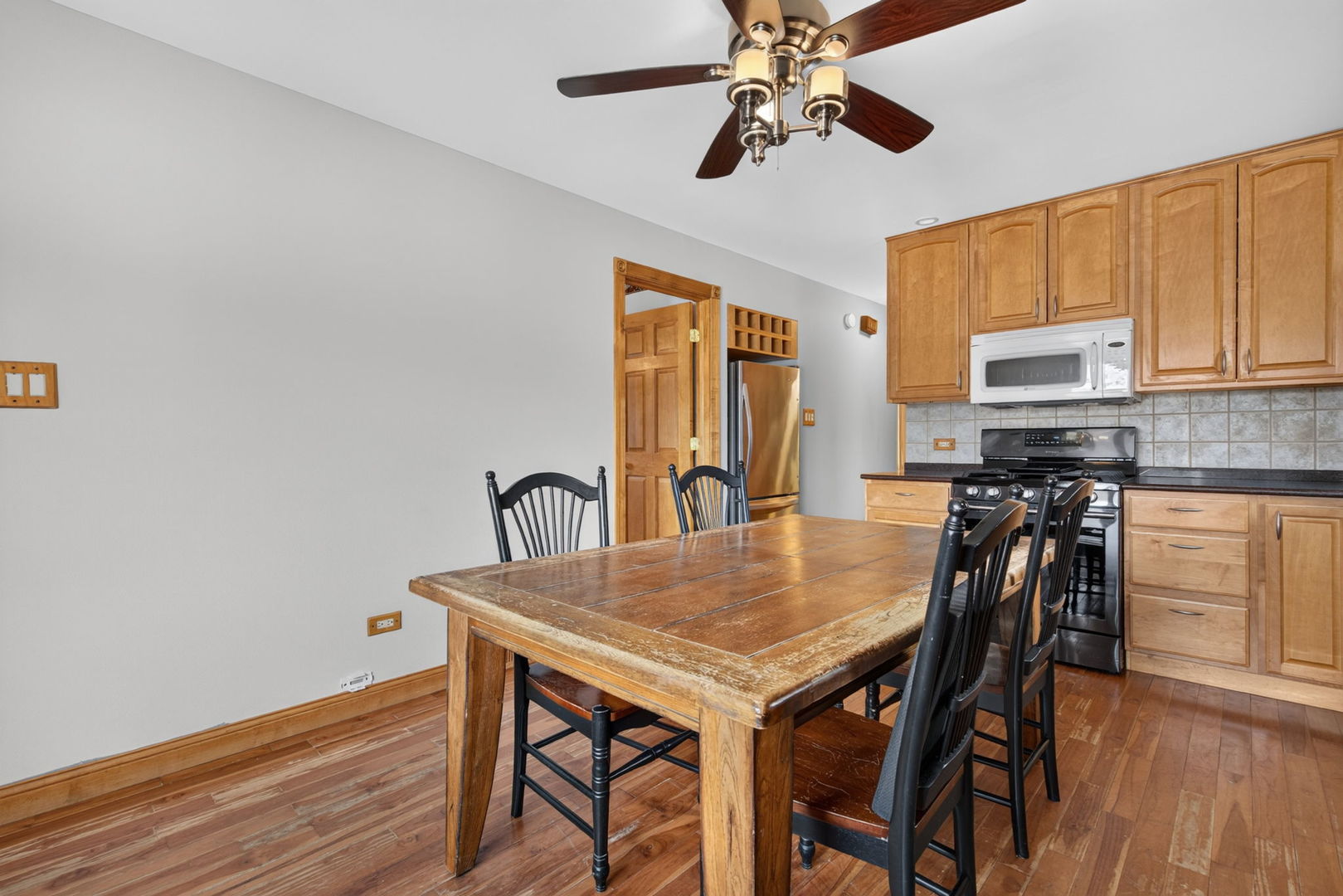 14339 Kolin Avenue Property Photo 9