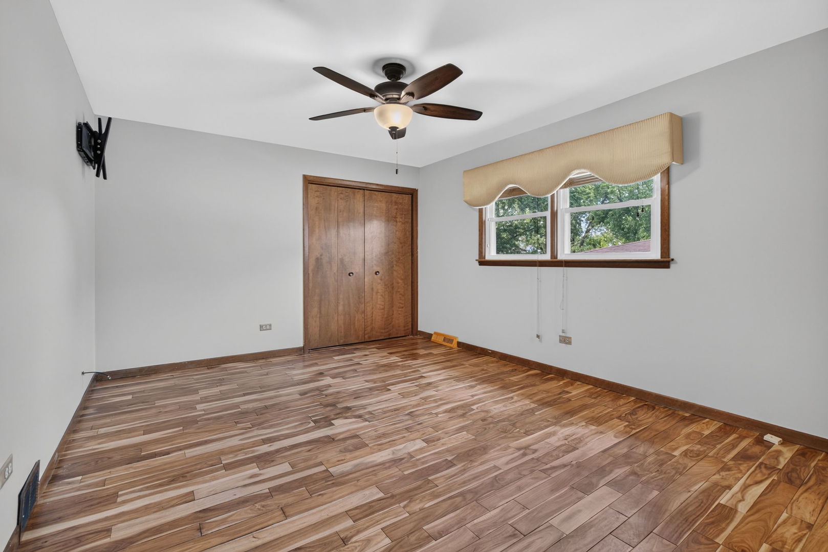 14339 Kolin Avenue Property Photo 10