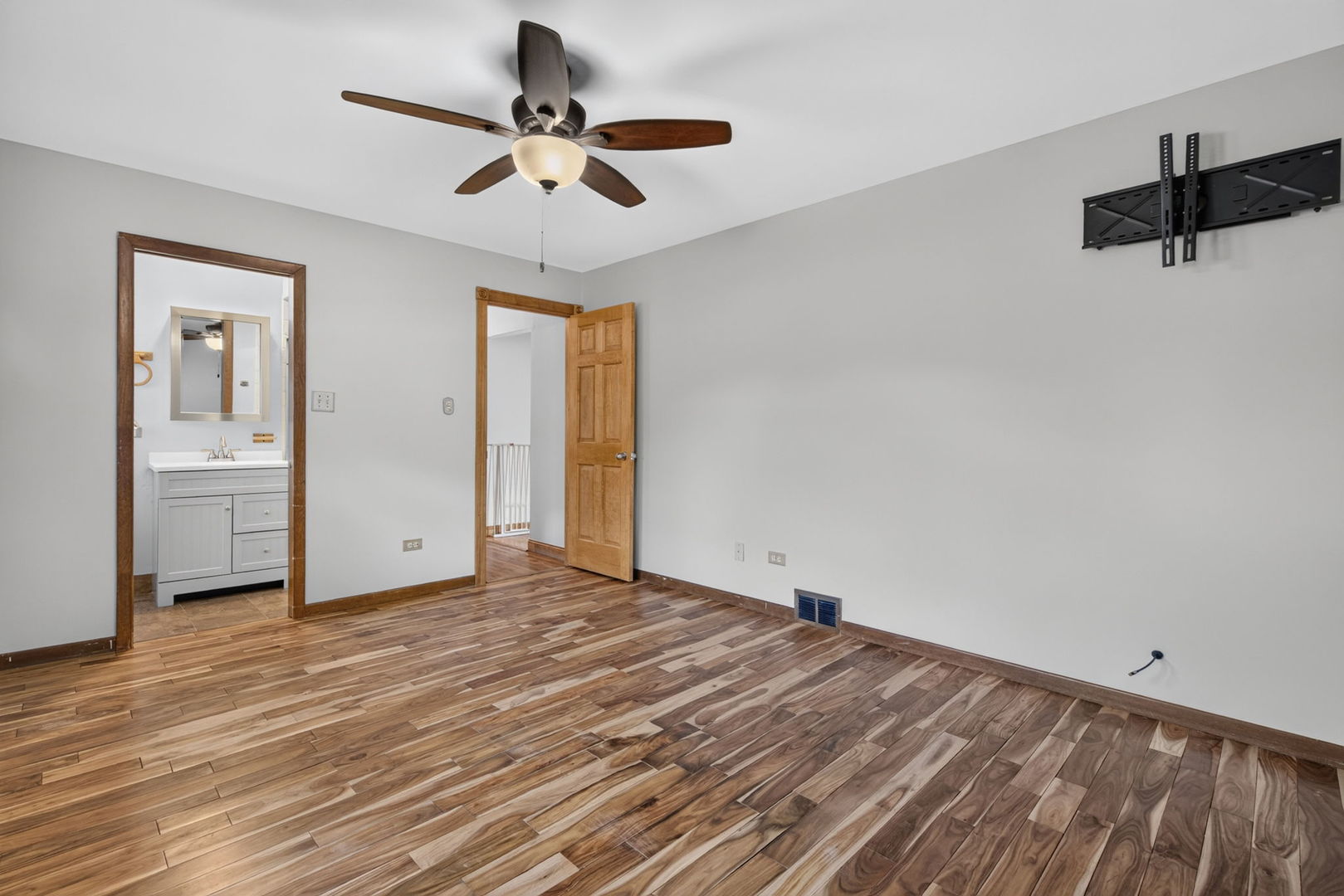 14339 Kolin Avenue Property Photo 11