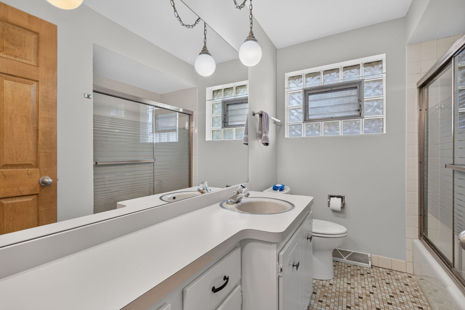 14339 Kolin Avenue Property Photo 15