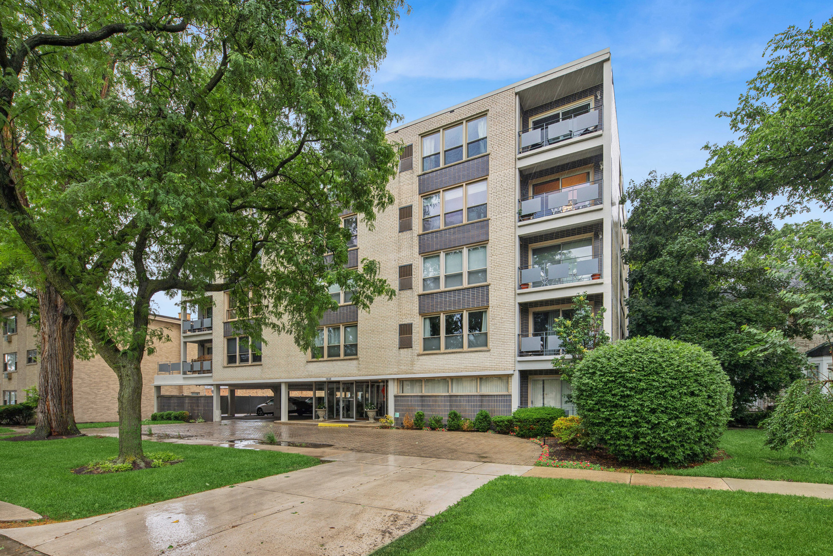 1535 Park Avenue 505 Property Photo 1