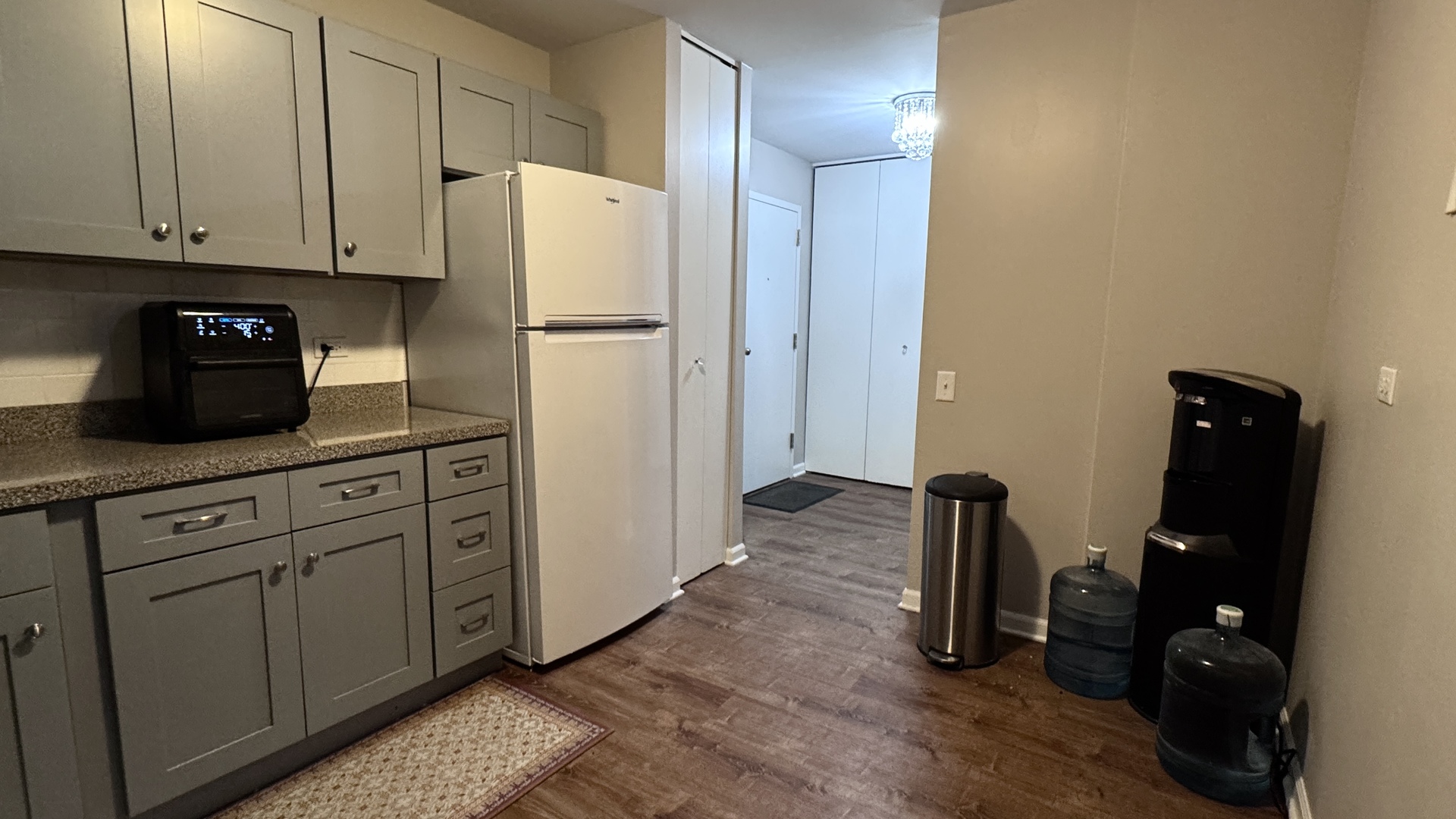 4850 S Lake Park Avenue 709 Property Photo 4