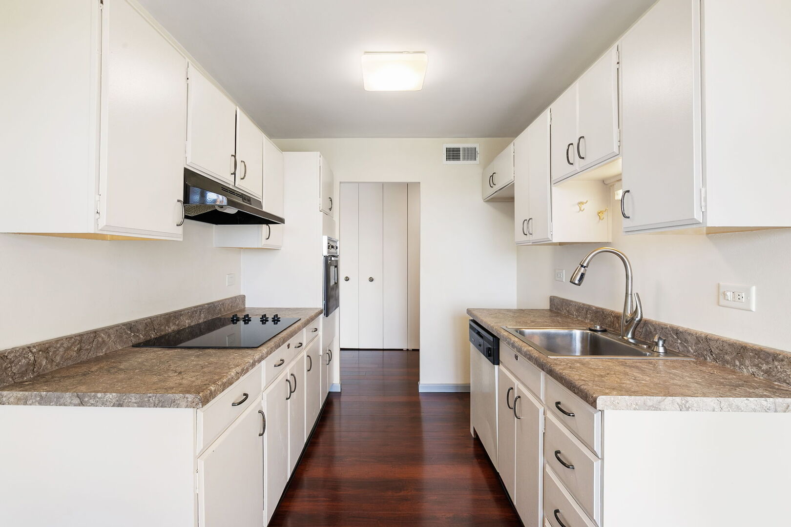 6933 N Kedzie Avenue 803 Property Photo 8