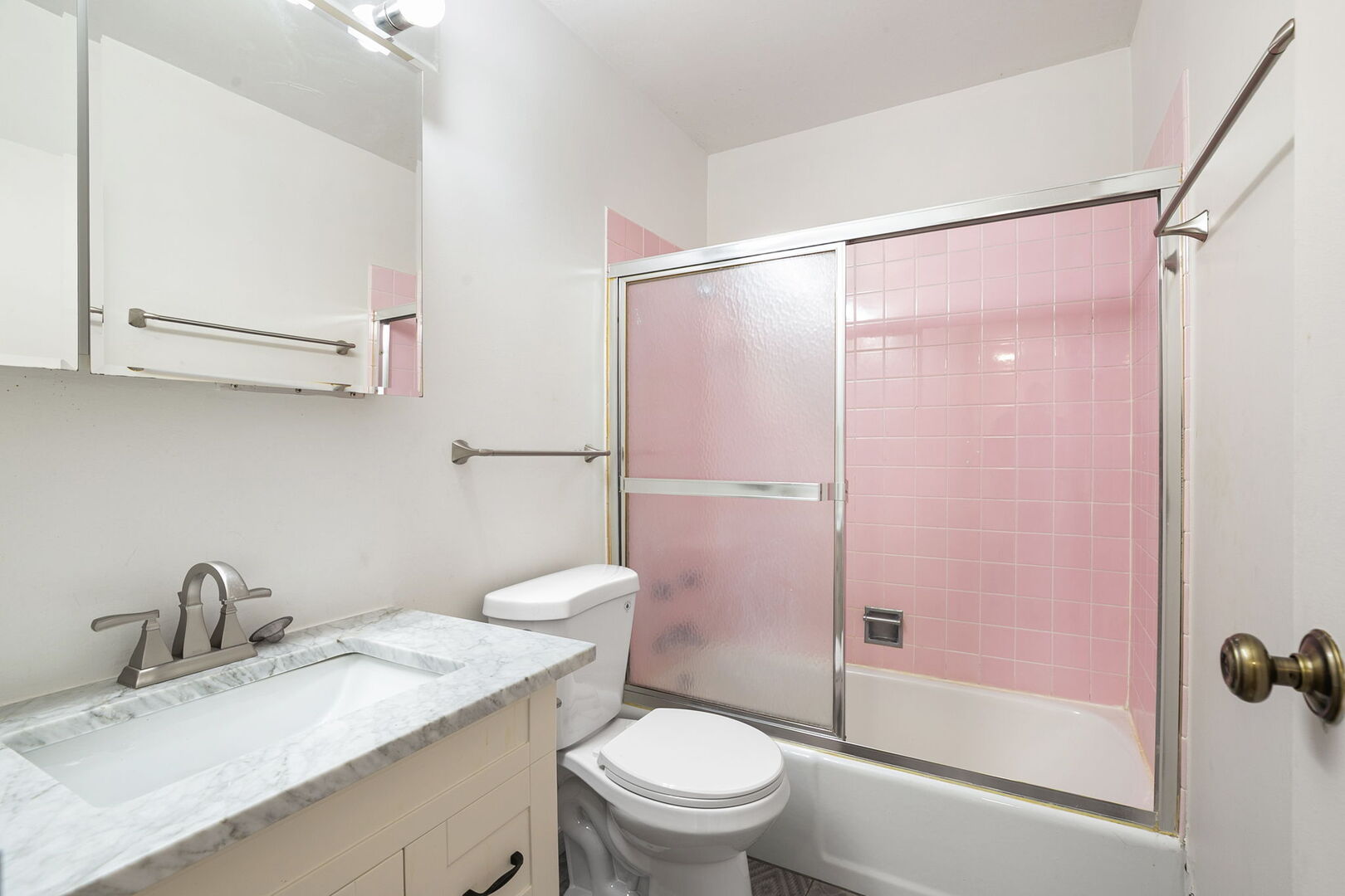 6933 N Kedzie Avenue 803 Property Photo 11
