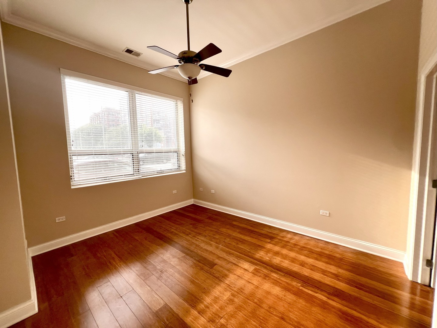 1002 W Van Buren Street 102 Property Photo 12