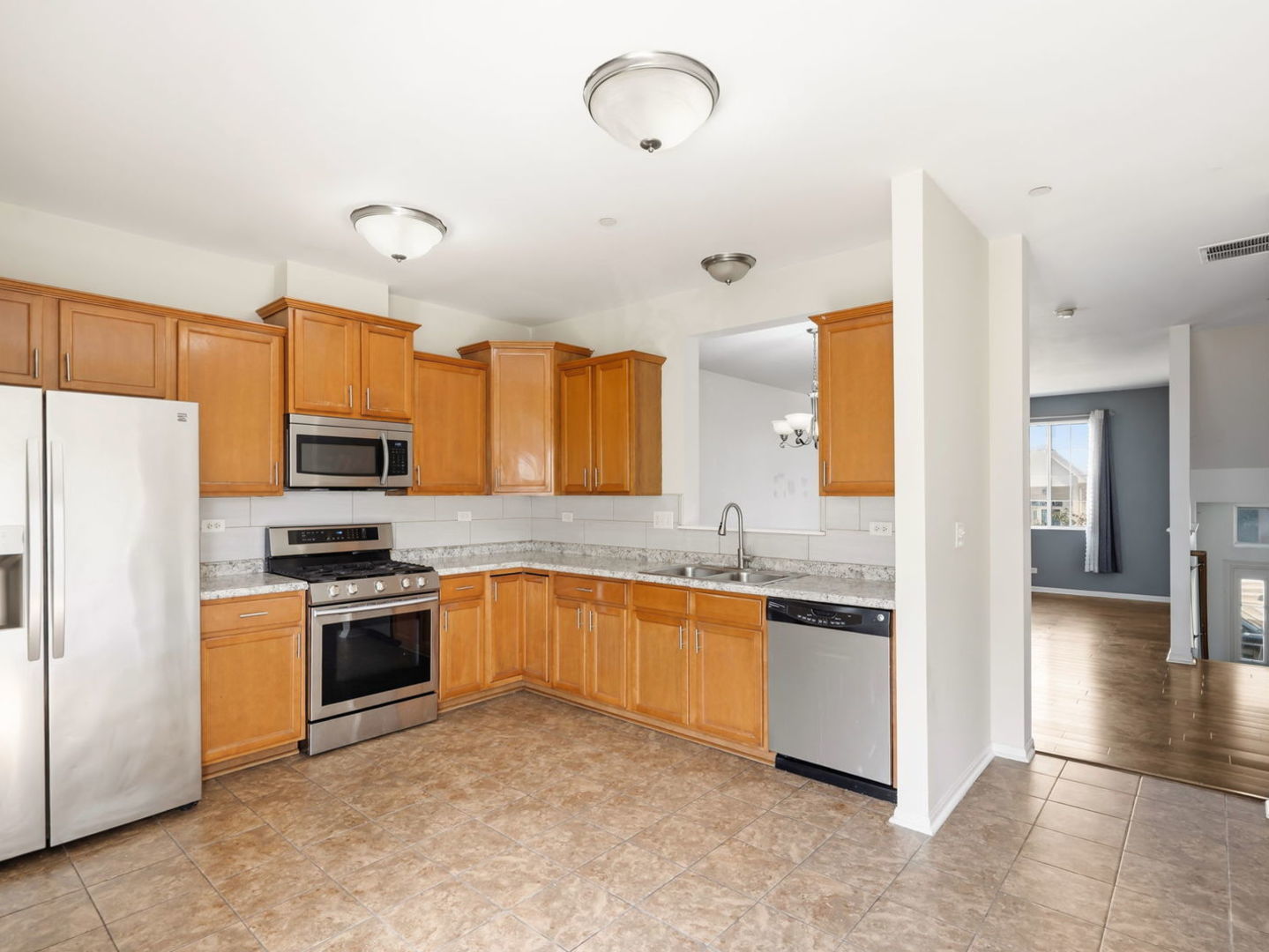 10228 Camden Lane E Property Photo 2