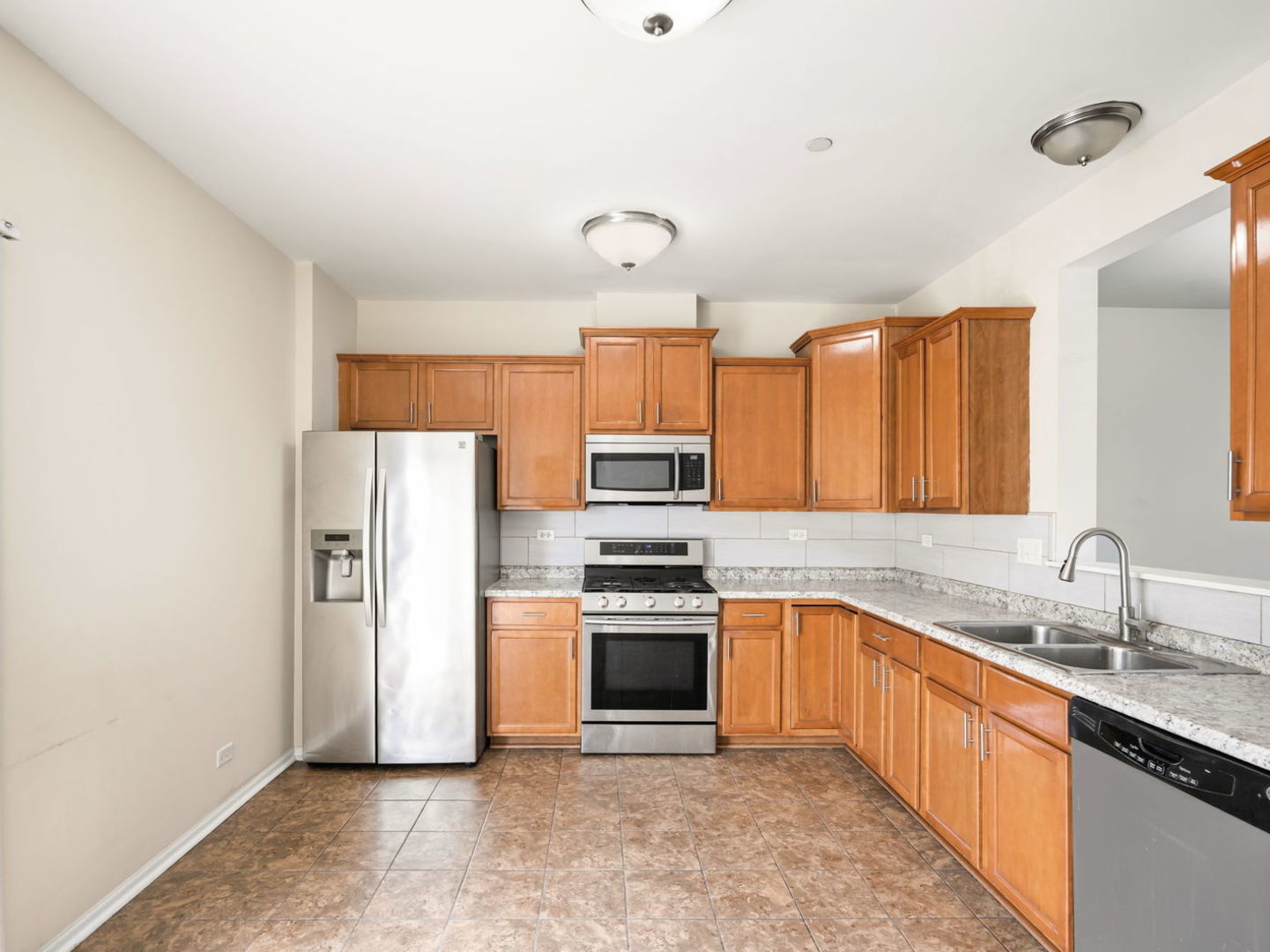 10228 Camden Lane E Property Photo 3
