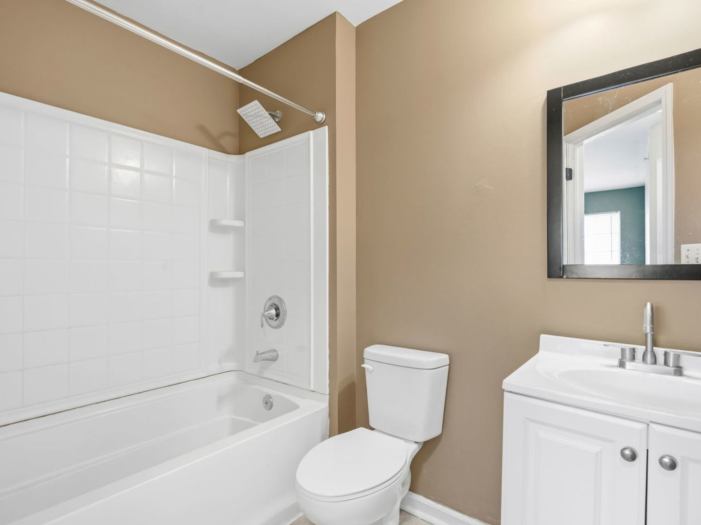 10228 Camden Lane E Property Photo 9
