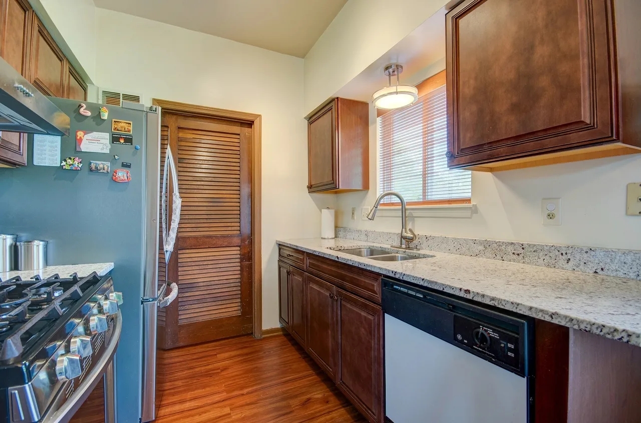 14005 Danbury Drive Property Photo 10