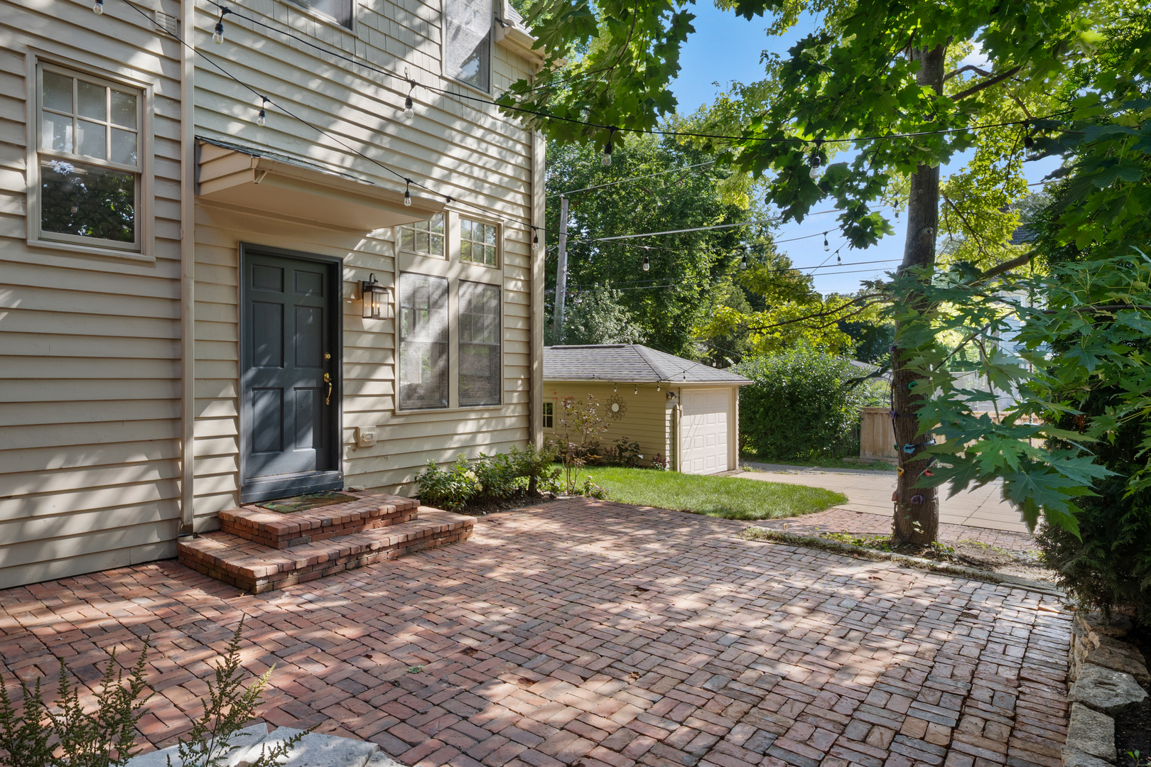 239 S Bruner Street Property Photo 24