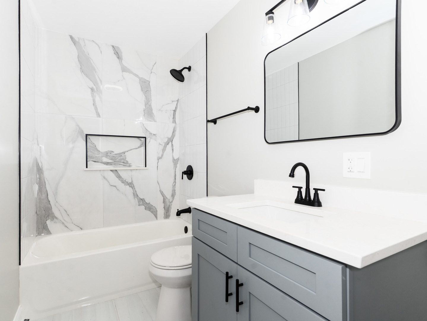 1618 W 163rd Street Property Photo 8