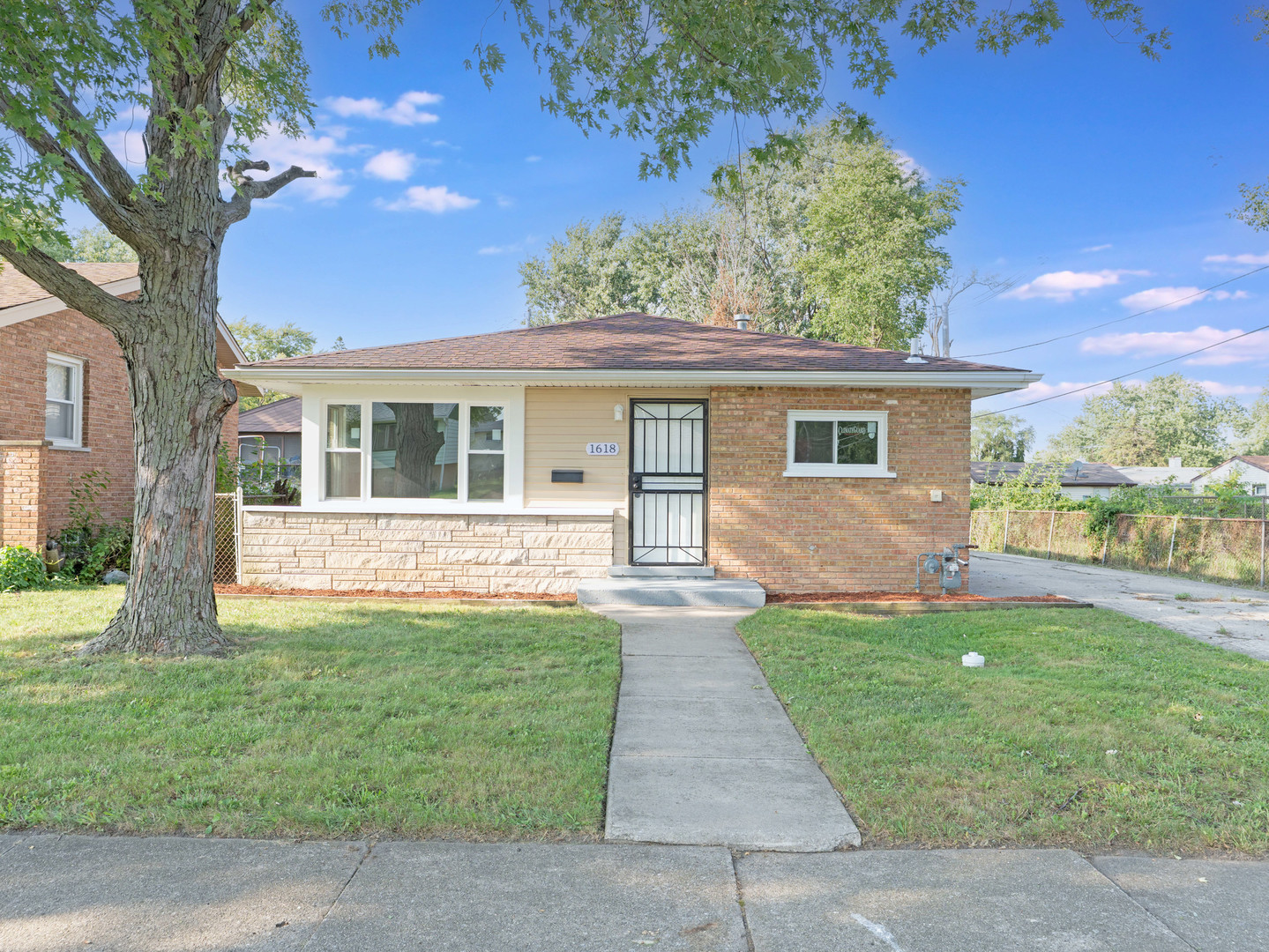 1618 W 163rd Street Property Photo 19