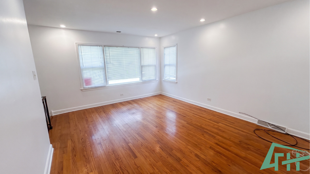 2213 W 156th Place Property Photo 8