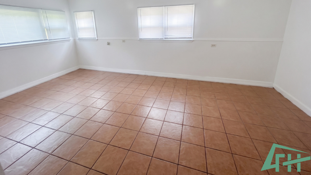 2213 W 156th Place Property Photo 14